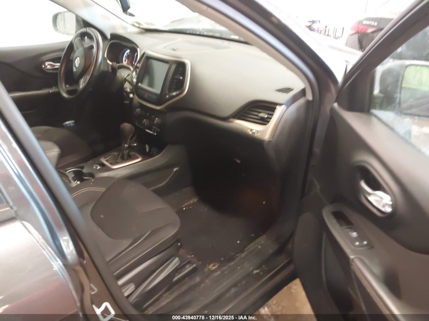 2016 Jeep Cherokee Altitude