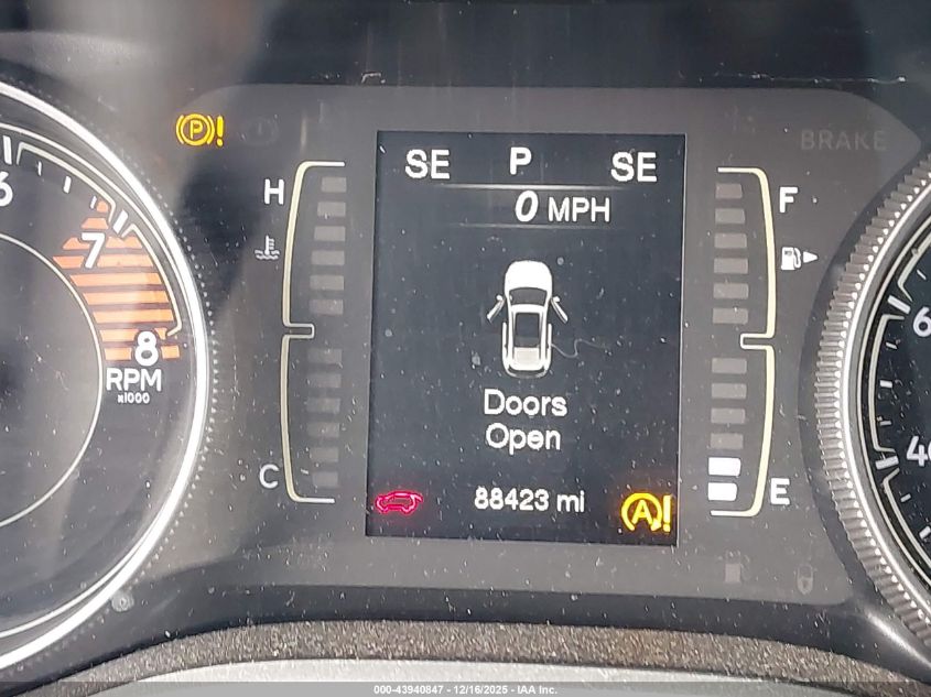 2018 Jeep Cherokee Latitude Plus 4X4 VIN: 1C4PJMLX0JD539434 Lot: 43940847