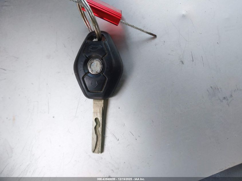 2005 BMW 330Xi VIN: WBAEW53425PN37075 Lot: 43940899