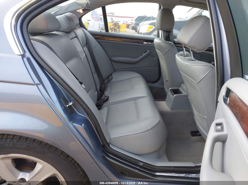 2005 BMW 330Xi VIN: WBAEW53425PN37075 Lot: 43940899