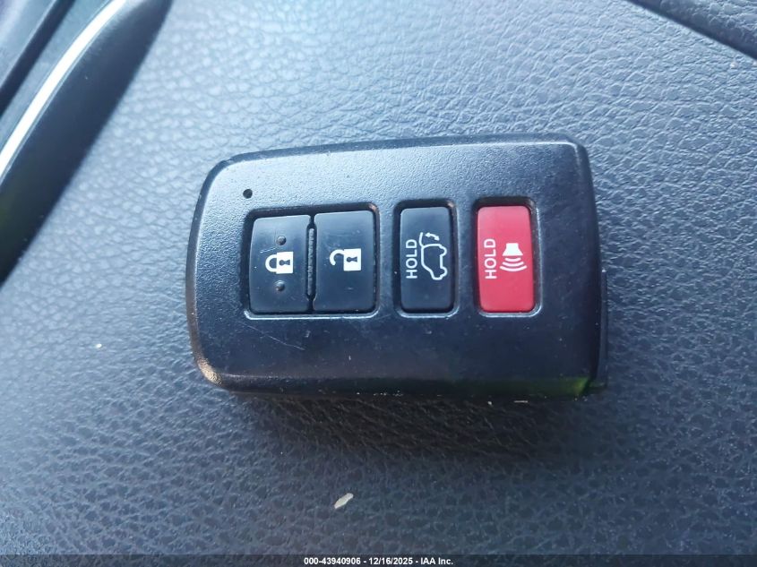 2019 Toyota Highlander Se VIN: 5TDJZRFH4KS984782 Lot: 43940906