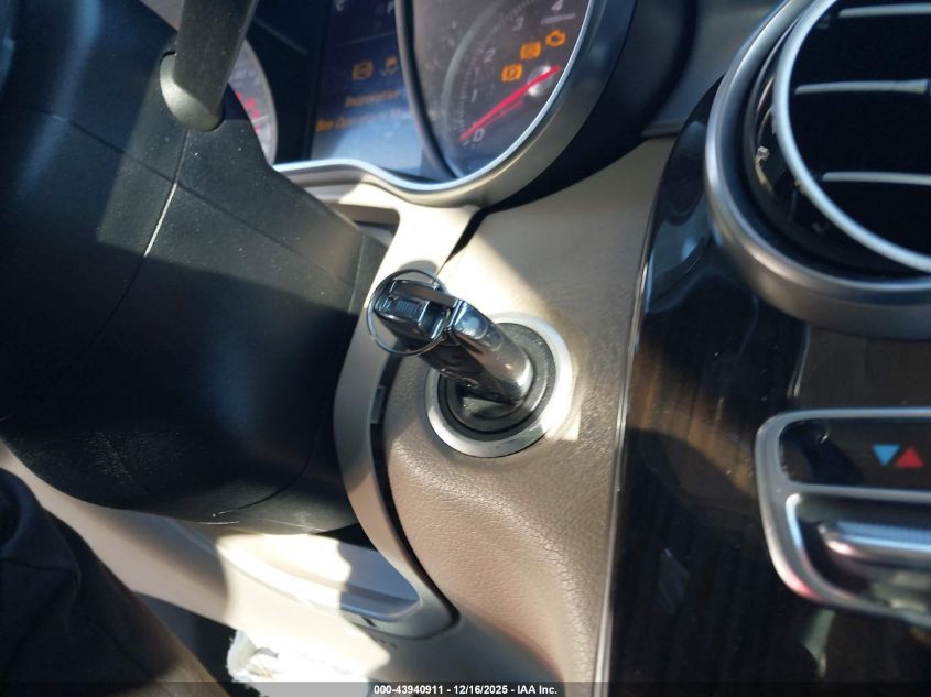 2017 Mercedes-Benz Glc 300 VIN: WDC0G4JB2HV010945 Lot: 43940911