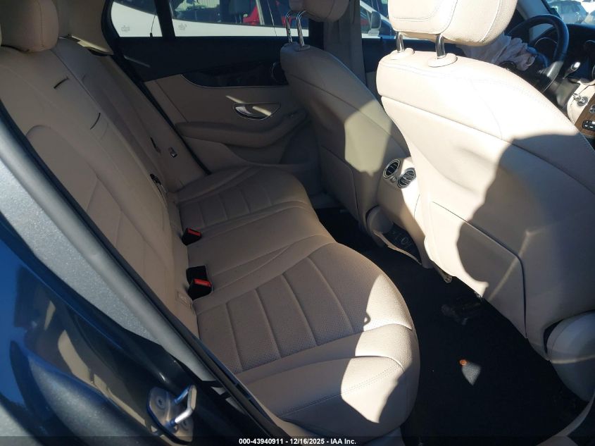 2017 Mercedes-Benz Glc 300 VIN: WDC0G4JB2HV010945 Lot: 43940911