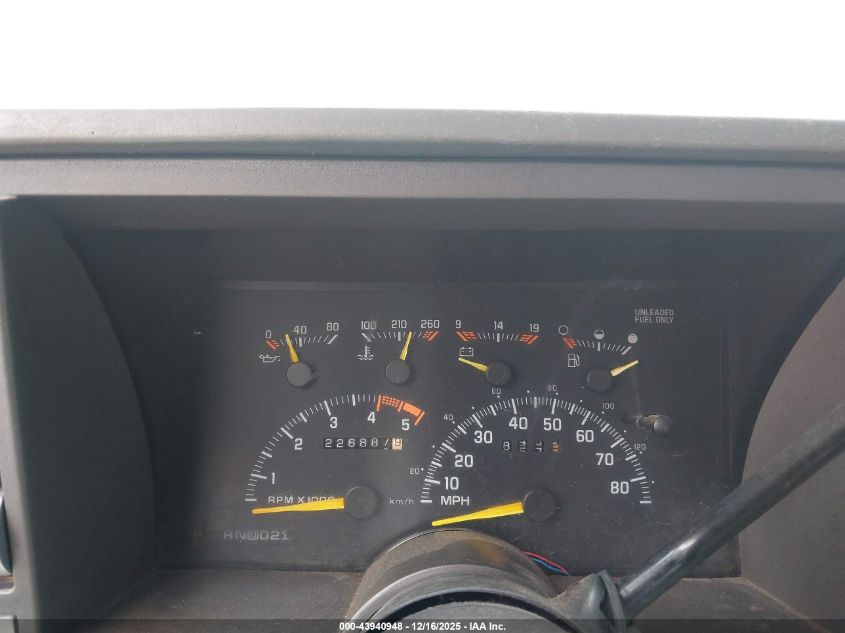 1994 Chevrolet Gmt-400 C1500 VIN: 2GCEC19K4R1138794 Lot: 43940948