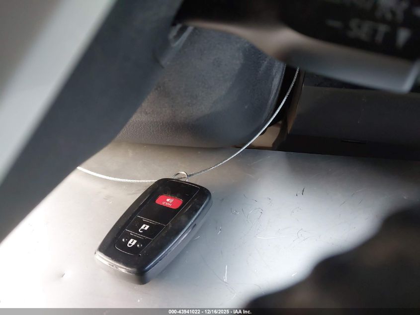 2018 Toyota Prius Three VIN: JTDKARFU0J3551646 Lot: 43941022