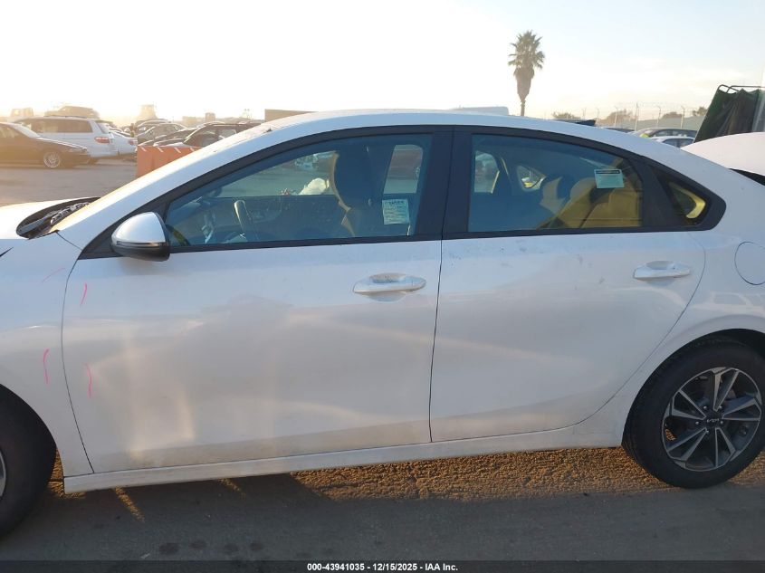 2024 Kia Forte Lxs VIN: 3KPF24AD1RE767308 Lot: 43941035