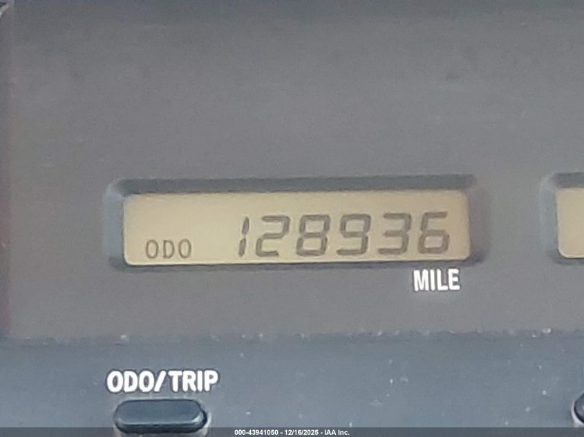 2002 Toyota Avalon Xl VIN: 4T1BF28B82U202603 Lot: 43941050