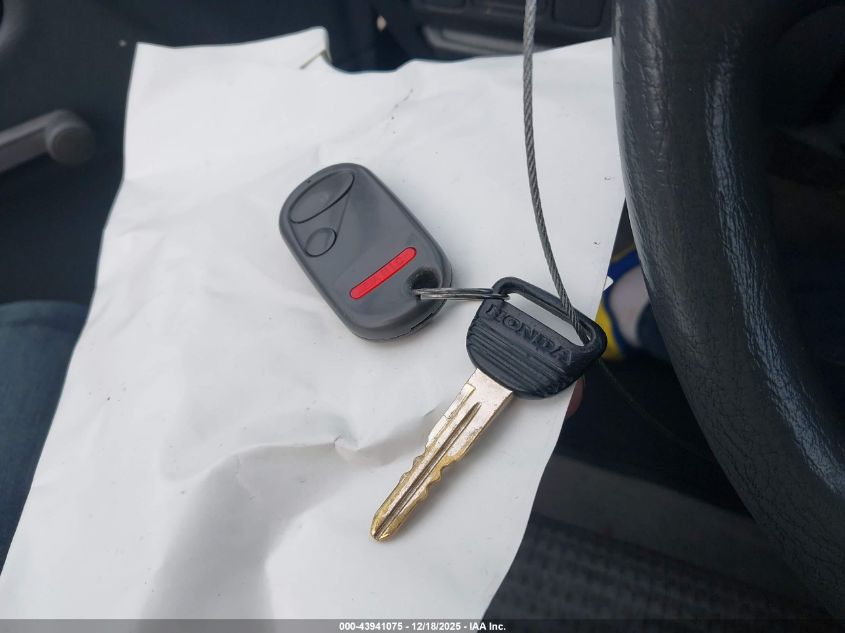 2000 Honda Civic Value Package VIN: 2HGEJ6611YH572404 Lot: 43941075