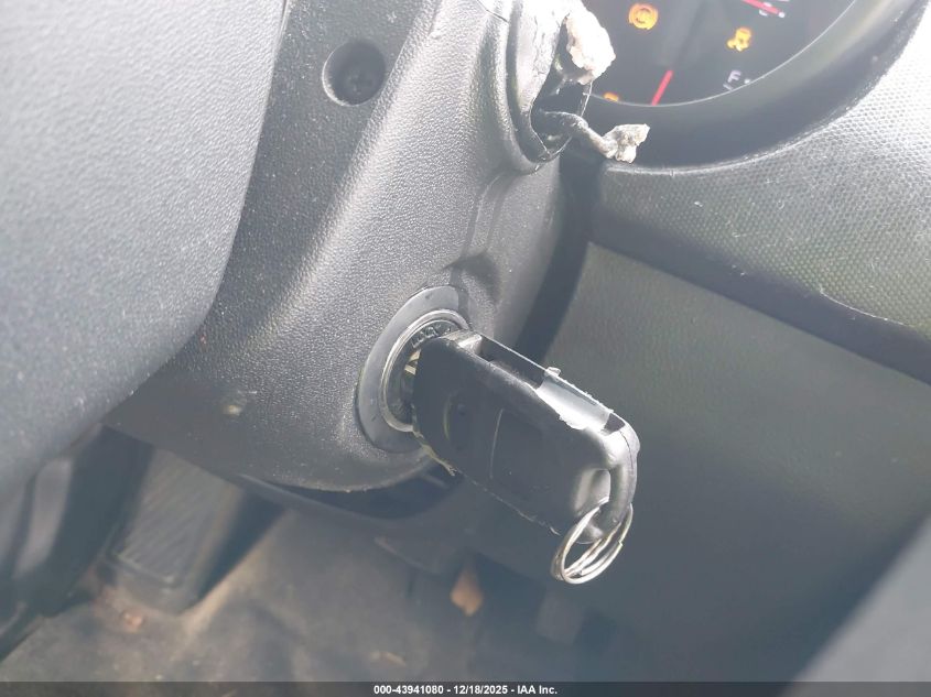 2011 Kia Soul + VIN: KNDJT2A26B7318741 Lot: 43941080