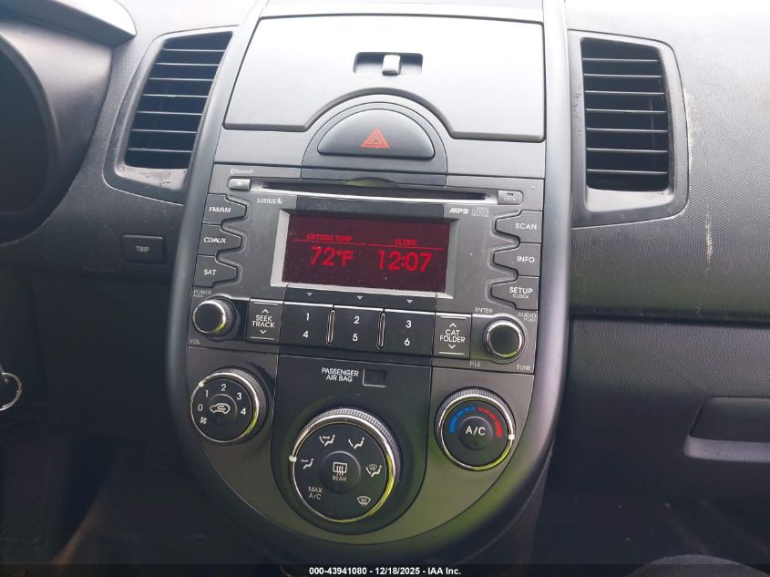 2011 Kia Soul + VIN: KNDJT2A26B7318741 Lot: 43941080