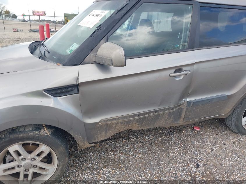 2011 Kia Soul + VIN: KNDJT2A26B7318741 Lot: 43941080