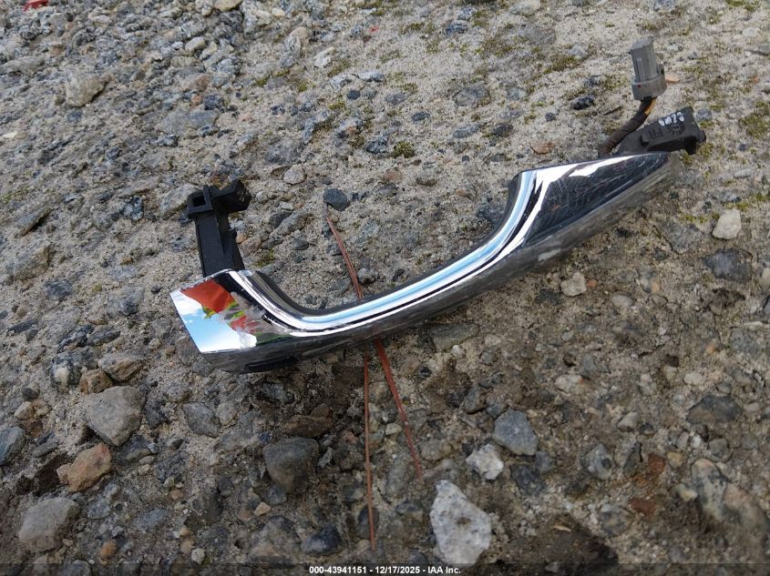 2017 Hyundai Santa Fe Sport 2.0T Ultimate VIN: 5NMZW4LA5HH048607 Lot: 43941151