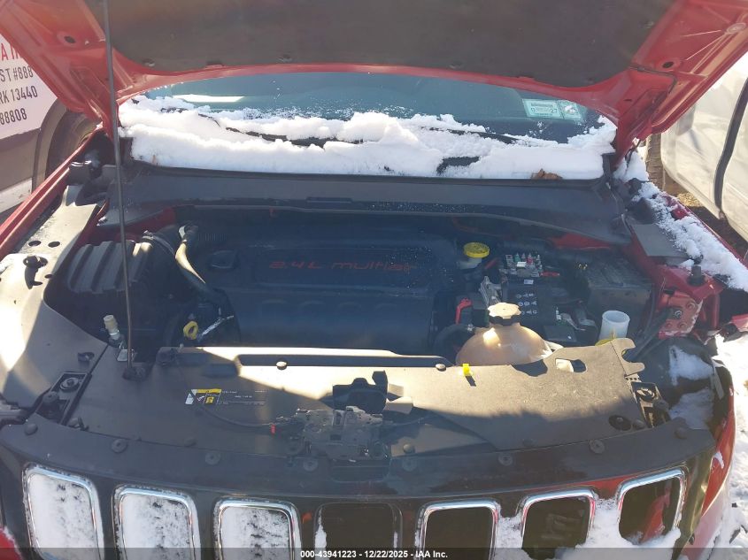 2019 Jeep Compass Latitude 4X4 VIN: 3C4NJDBBXKT813165 Lot: 43941223