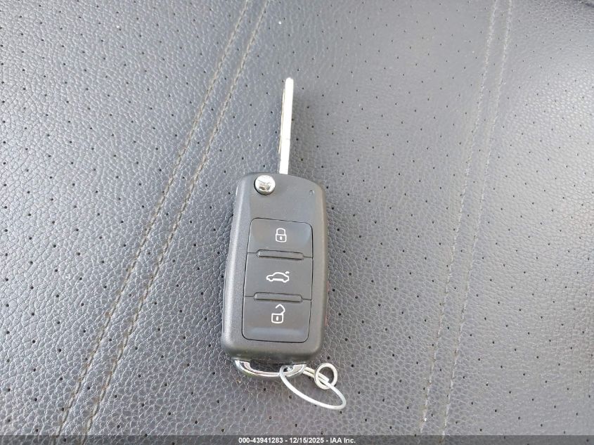 2014 Volkswagen Passat 1.8T Se VIN: 1VWBS7A30EC105855 Lot: 43941283