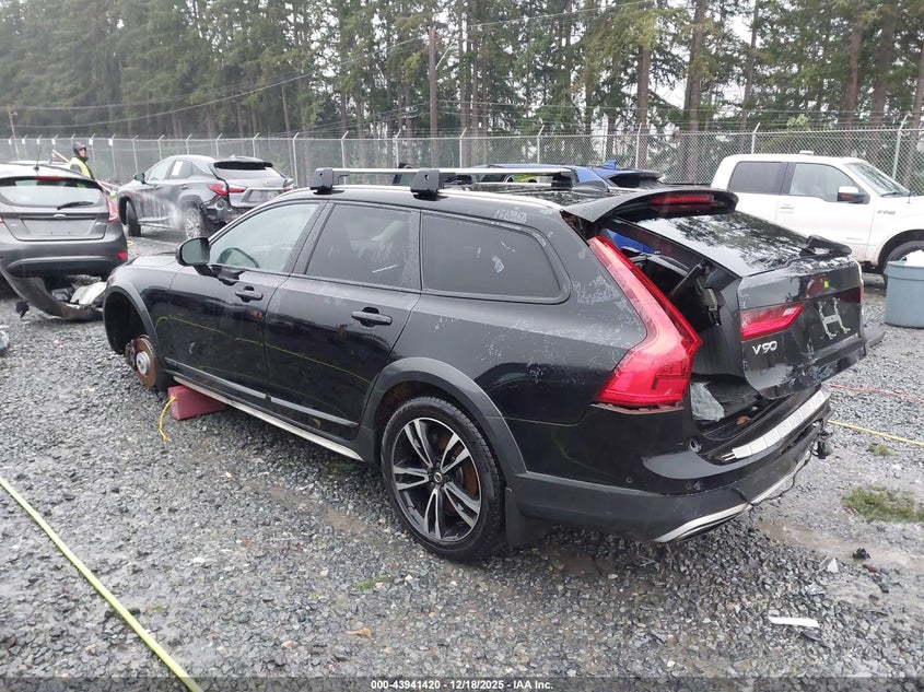 2019 Volvo V90 Cross Country T5