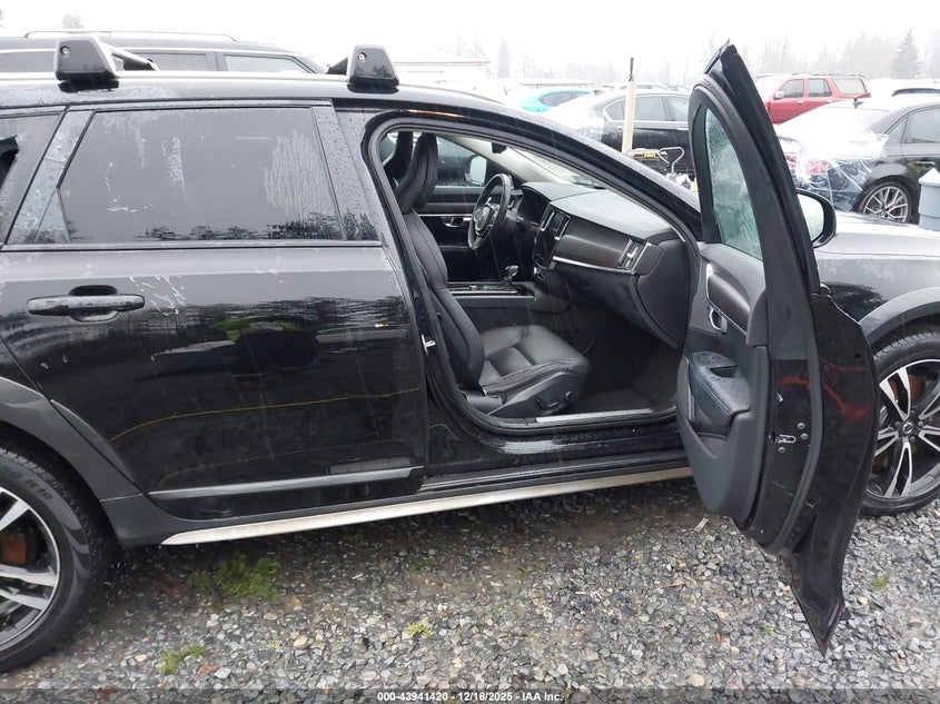 2019 Volvo V90 Cross Country T5