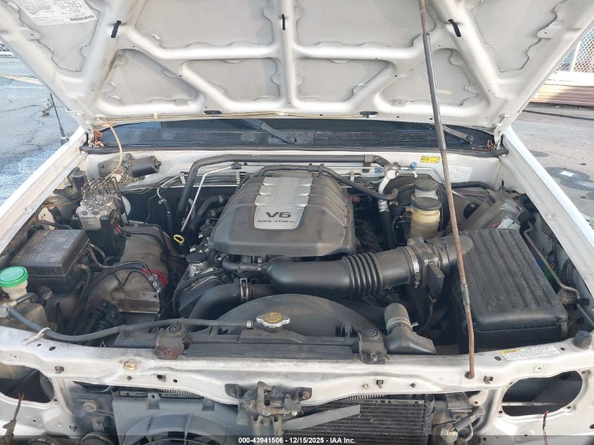 2000 Honda Passport Ex/Lx VIN: 4S6CK58W6Y4401055 Lot: 43941506