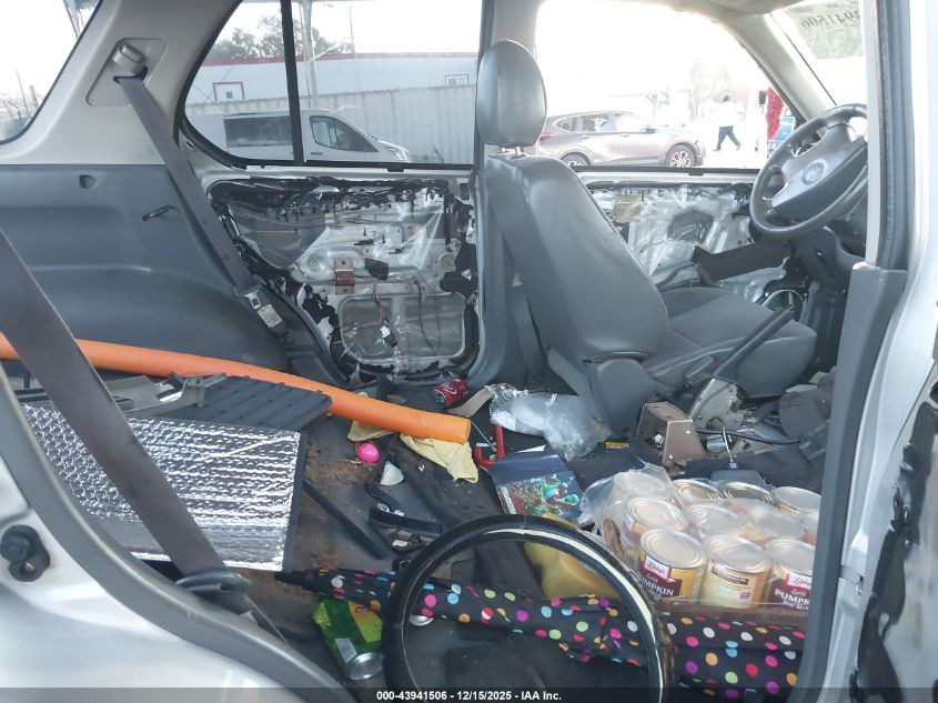 2000 Honda Passport Ex/Lx VIN: 4S6CK58W6Y4401055 Lot: 43941506