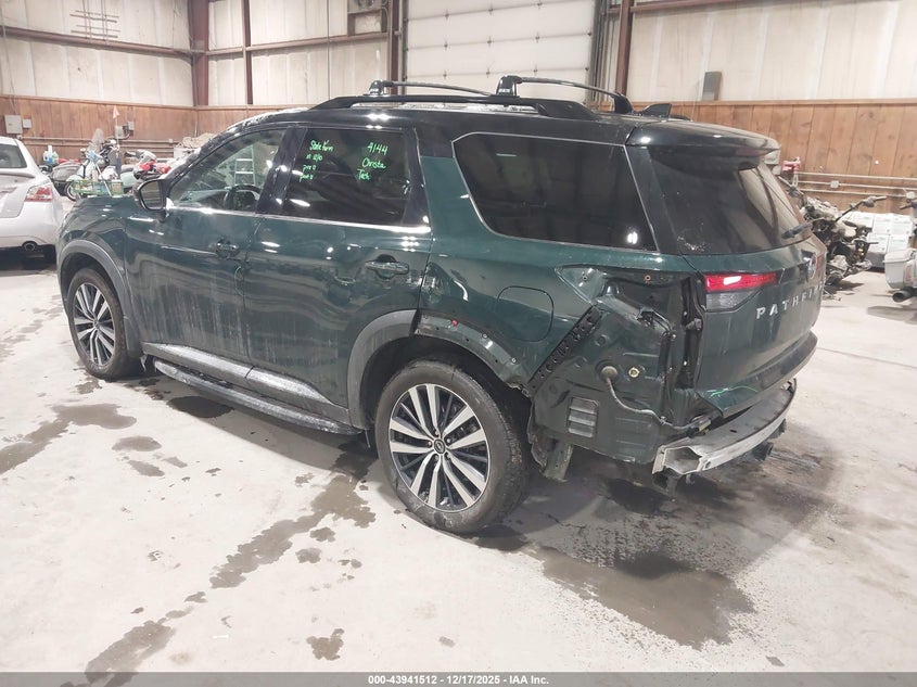 2022 Nissan Pathfinder Platinum 4Wd