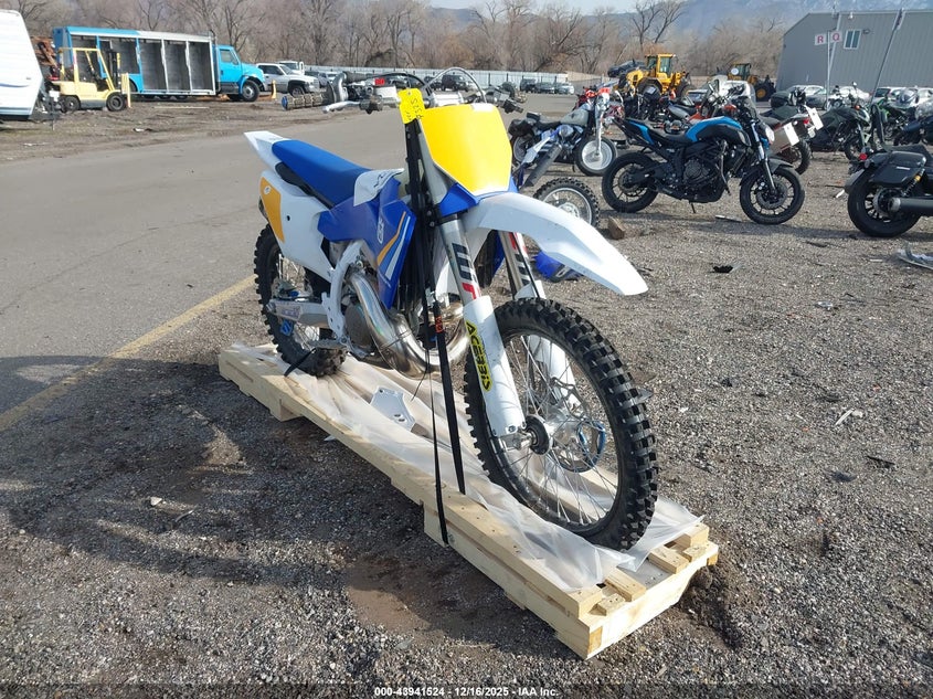 2025 Husqvarna Tx 300 VIN: VBKUCP23XSM310546 Lot: 43941524