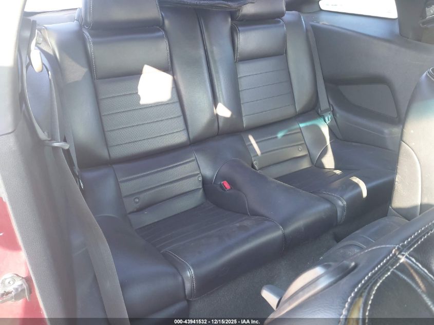 2014 Ford Mustang V6 Premium VIN: 1ZVBP8AM1E5280068 Lot: 43941532