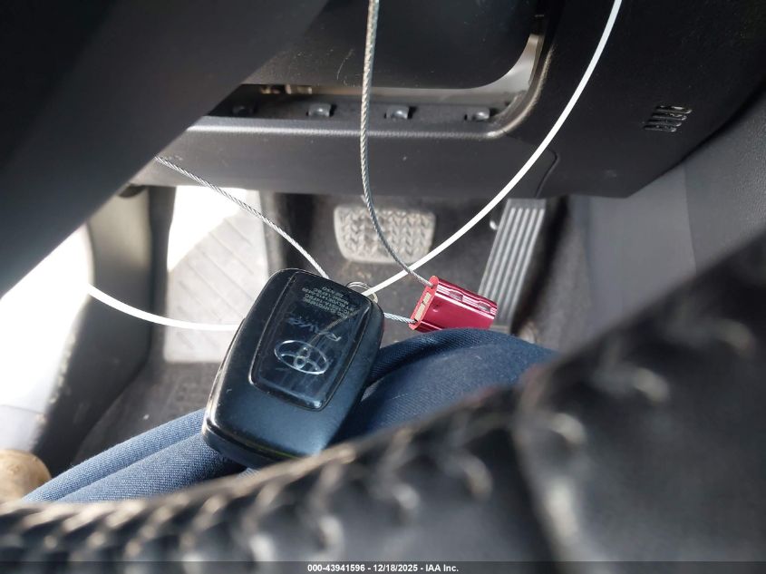 2019 Toyota Rav4 Limited VIN: JTMN1RFV5KD007497 Lot: 43941596