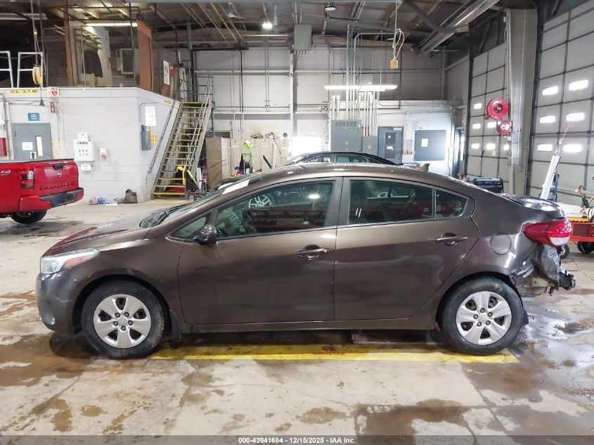 2017 Kia Forte Lx VIN: 3KPFK4A77HE076082 Lot: 43941684