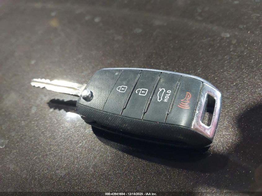 2017 Kia Forte Lx VIN: 3KPFK4A77HE076082 Lot: 43941684