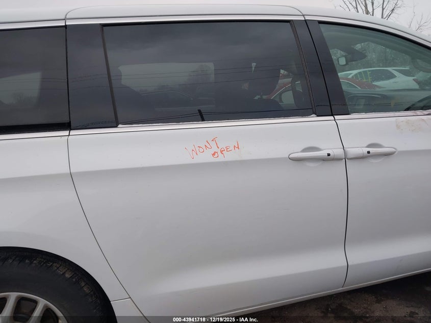 Chrysler PACIFICA — thumbnail 8