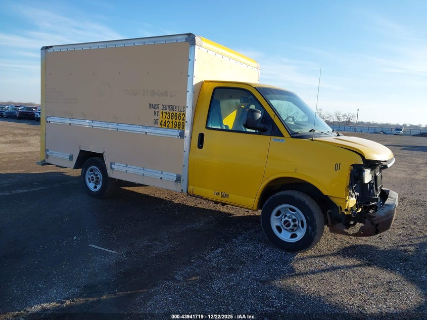 2005 GMC Savana Cutaway Standard