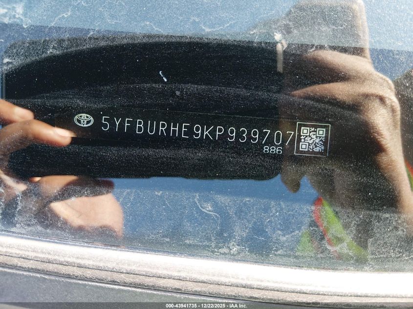 2019 Toyota Corolla Le VIN: 5YFBURHE9KP939707 Lot: 43941735
