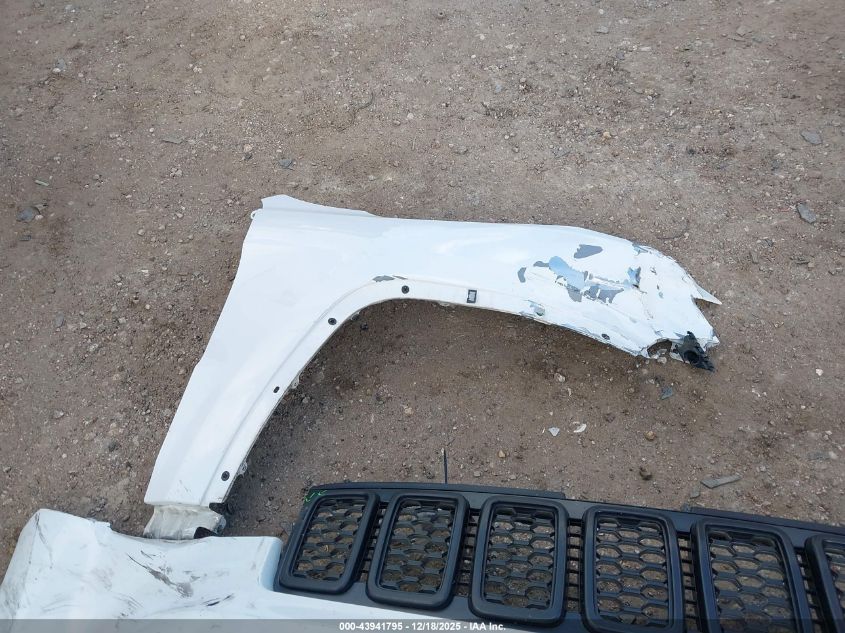 2019 Jeep Grand Cherokee Altitude 4X2 VIN: 1C4RJEAG5KC597290 Lot: 43941795