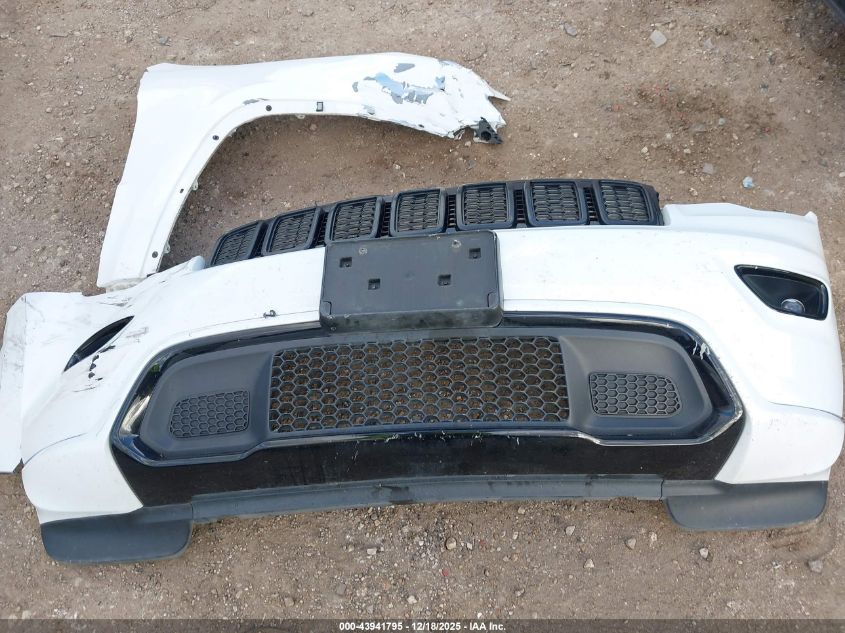 2019 Jeep Grand Cherokee Altitude 4X2 VIN: 1C4RJEAG5KC597290 Lot: 43941795