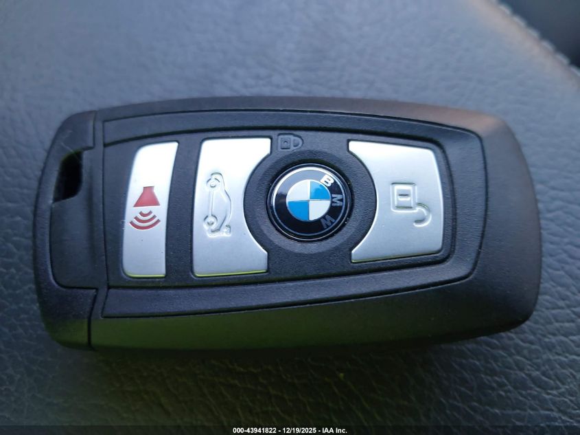 2017 BMW X3 Sdrive28I VIN: 5UXWZ7C30H0X39569 Lot: 43941822