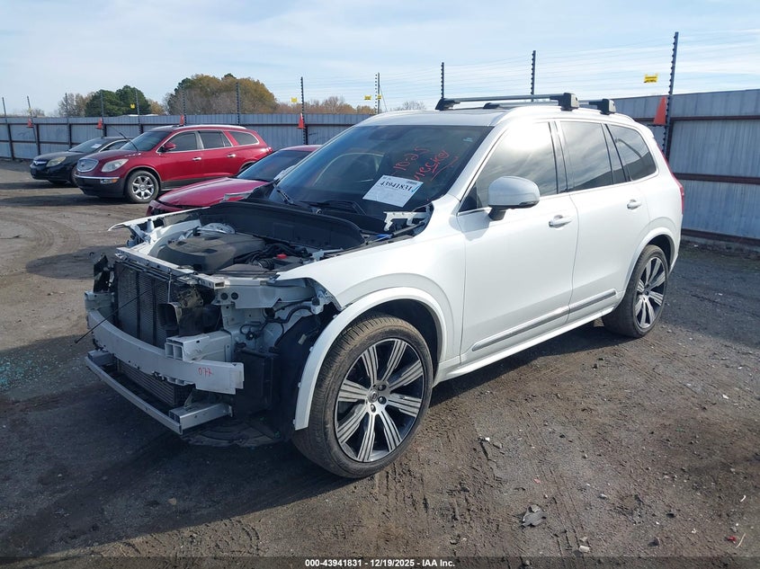 Volvo XC90 — thumbnail 2