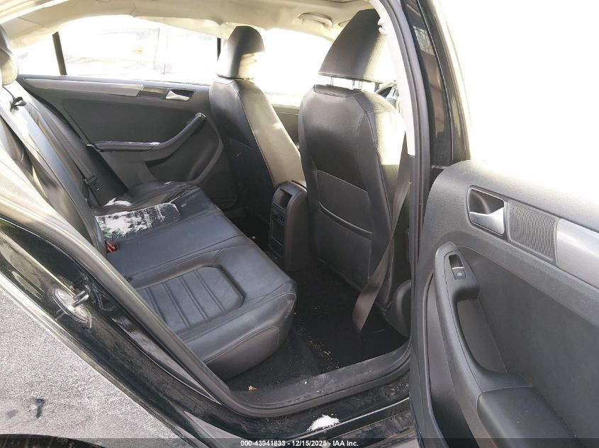 2014 Volkswagen Jetta 1.8T Sel VIN: 3VWL17AJ1EM330757 Lot: 43941833