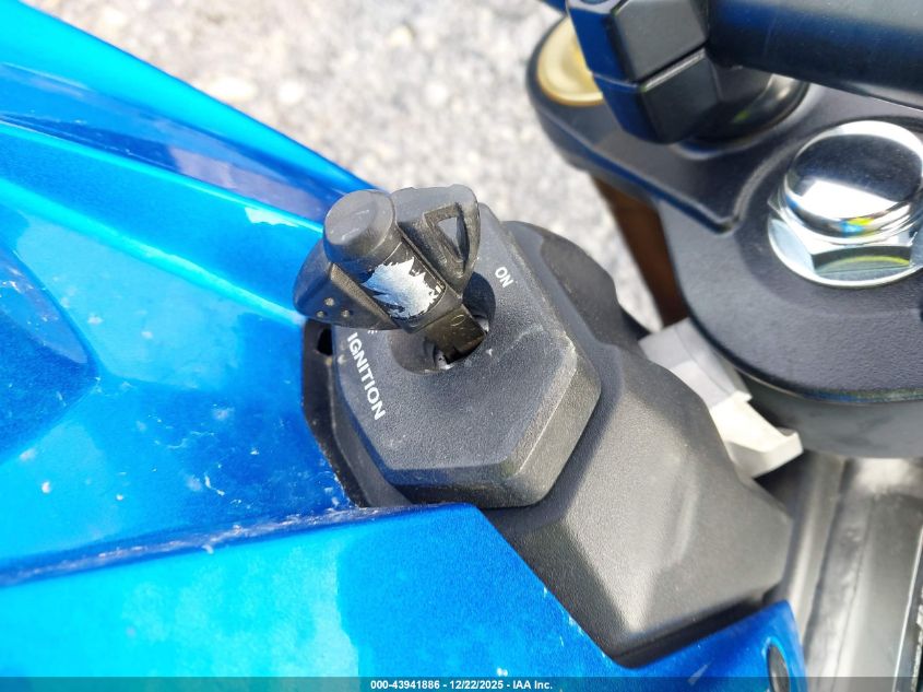 2018 Suzuki Gsx-S750 M/Z VIN: JS1C533B6J2100018 Lot: 43941886