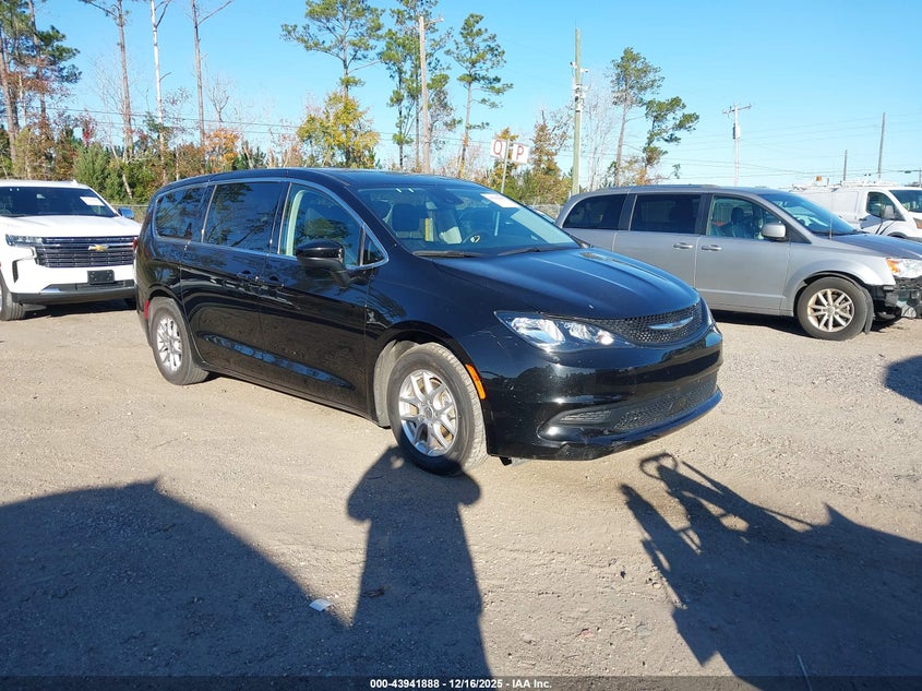 2024 Chrysler Voyager Lx