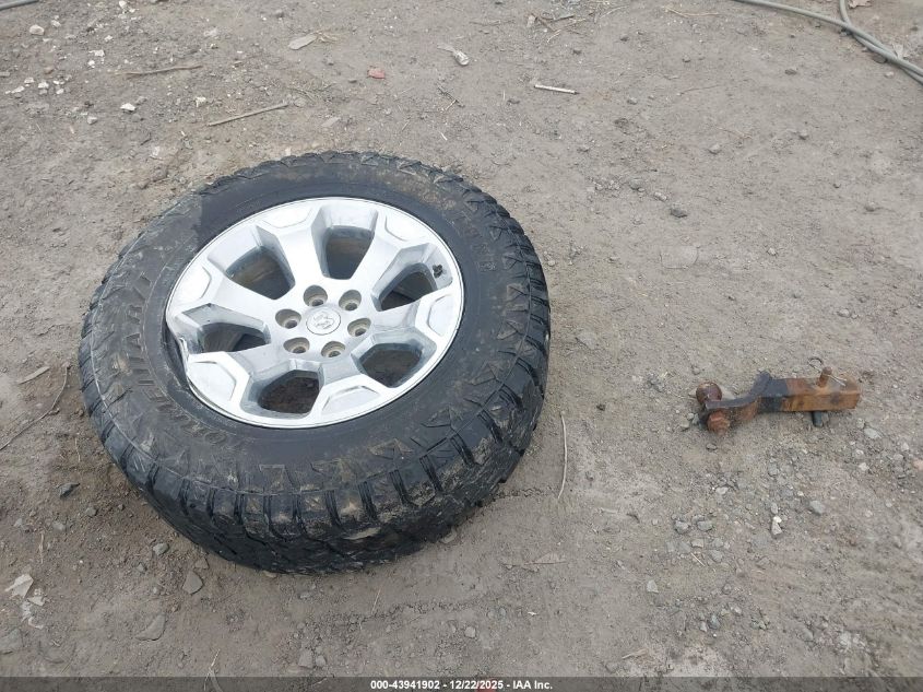 2019 Ram 1500 Big Horn/Lone Star 4X4 5'7 Box VIN: 1C6SRFFT4KN695096 Lot: 43941902