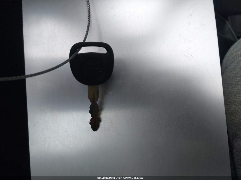 2005 Chevrolet Express VIN: 1GCGG25V951132668 Lot: 43941963