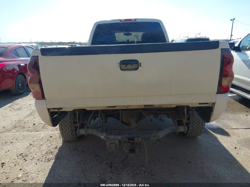 2004 Chevrolet Silverado 3500 Ls VIN: 1GCJK39G04E114072 Lot: 43942066