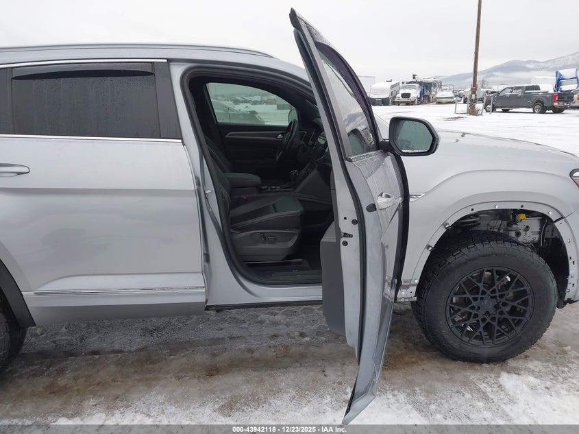 VIN 1V2RE2CA4LC222390 2020 VOLKSWAGEN ATLAS CROSS SPORT 3.6L V6 SEL R-LINE