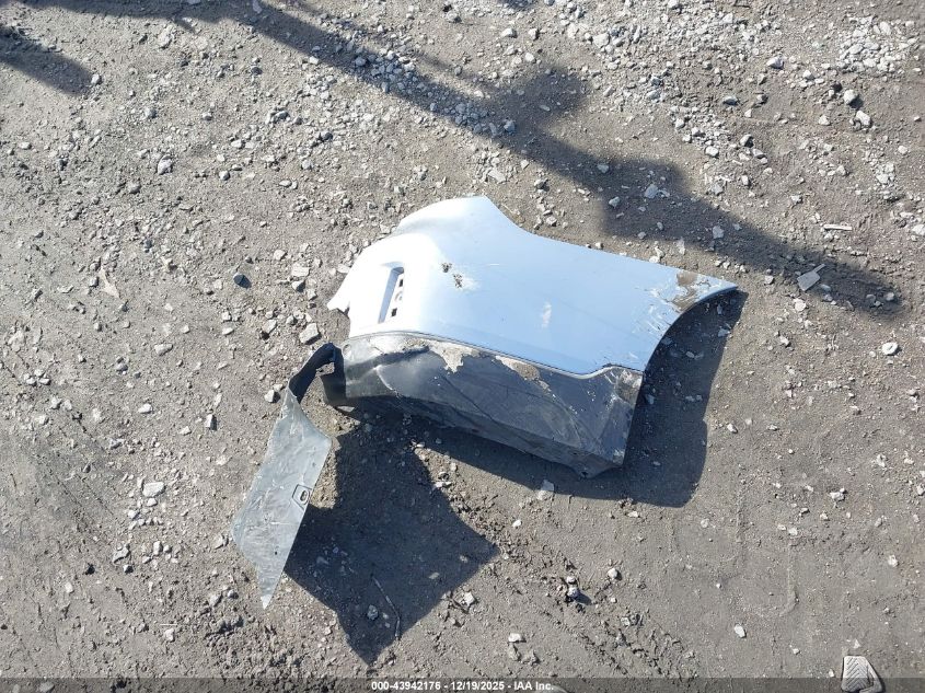 2017 Subaru Outback 2.5I Limited VIN: 4S4BSANC8H3240821 Lot: 43942176