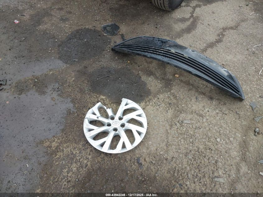 2018 Toyota Corolla Le VIN: 5YFBURHE5JP765763 Lot: 43942246