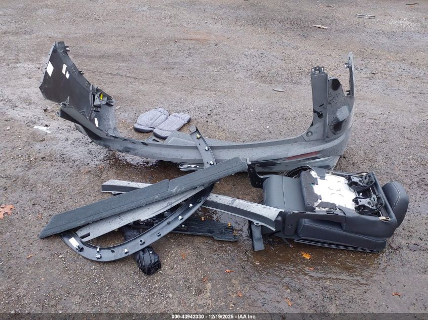 2026 Chevrolet Traverse Awd Lt VIN: 1GNEVGKS2TJ129636 Lot: 43942330