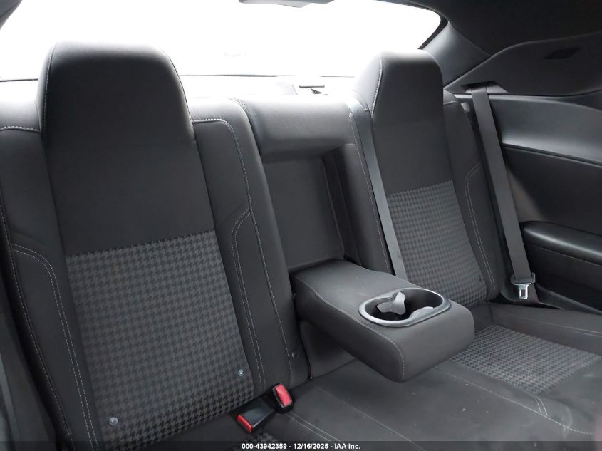 2015 Dodge Challenger Sxt VIN: 2C3CDZAG4FH711064 Lot: 43942359