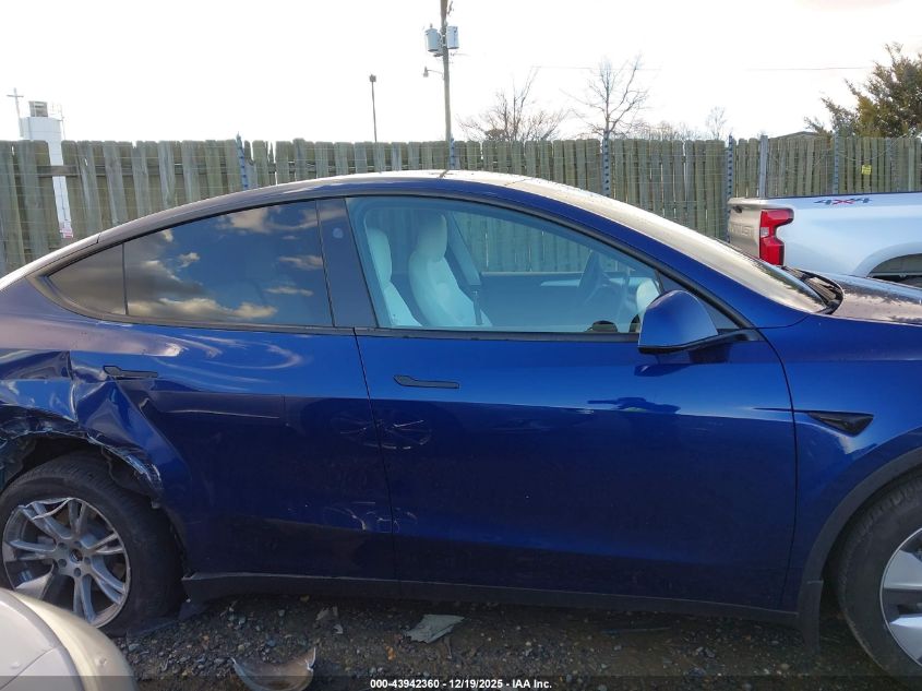 2023 Tesla Model Y Awd/Long Range Dual Motor All-Wheel Drive VIN: 7SAYGDEE8PA206351 Lot: 43942360