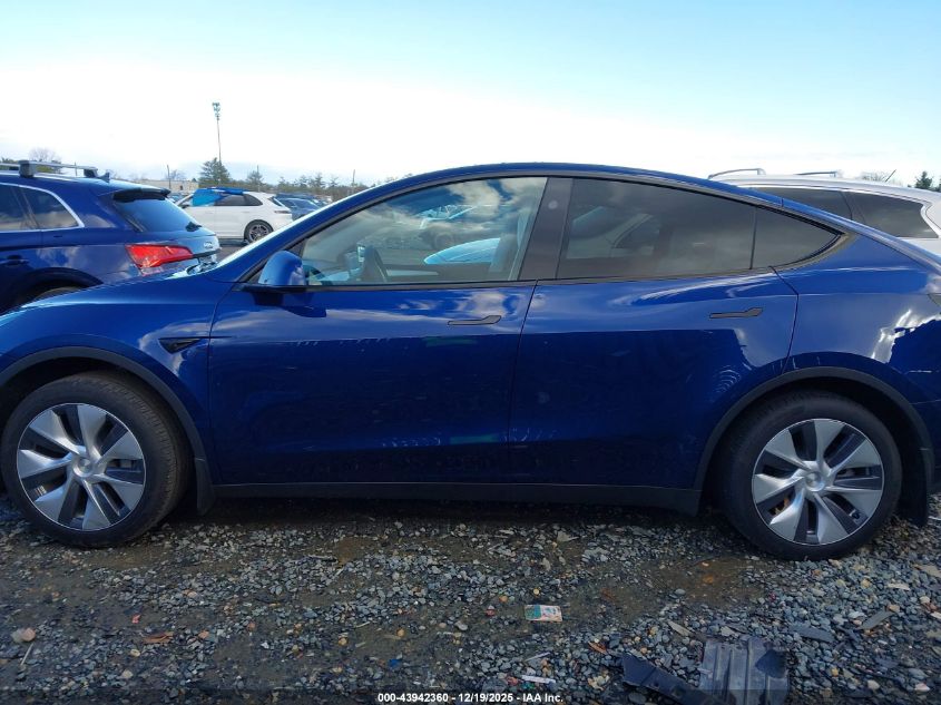 2023 Tesla Model Y Awd/Long Range Dual Motor All-Wheel Drive VIN: 7SAYGDEE8PA206351 Lot: 43942360