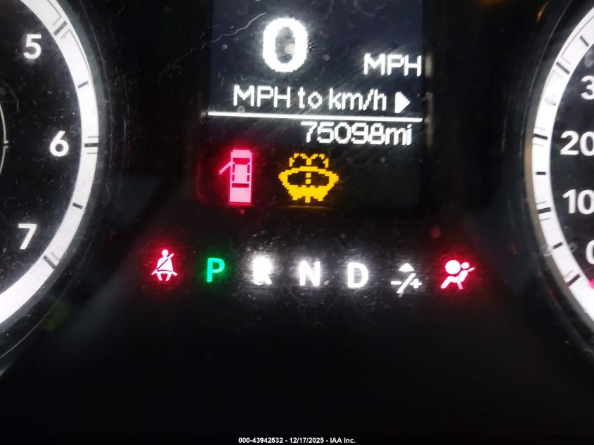 2017 Ram 1500 Express 4X4 6'4 Box VIN: 1C6RR7FG3HS827900 Lot: 43942532