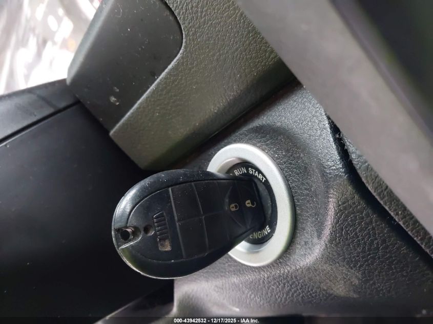 2017 Ram 1500 Express 4X4 6'4 Box VIN: 1C6RR7FG3HS827900 Lot: 43942532